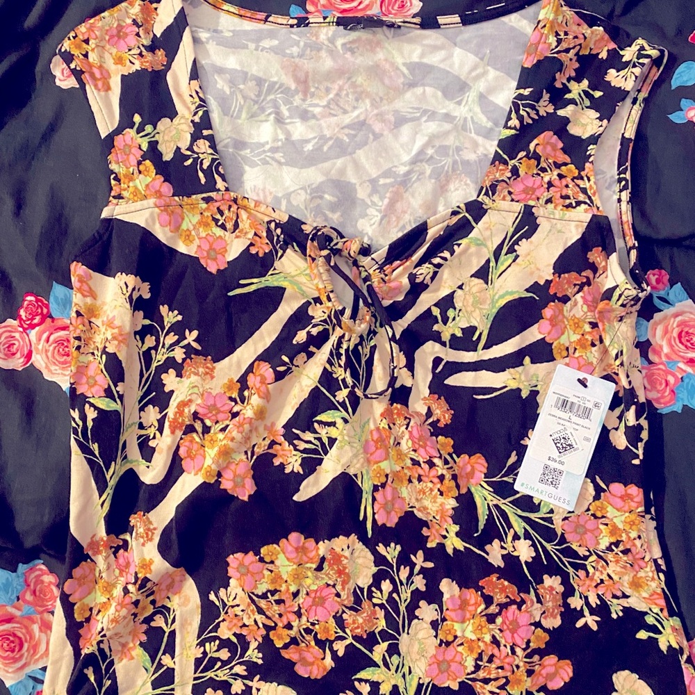 Guess top